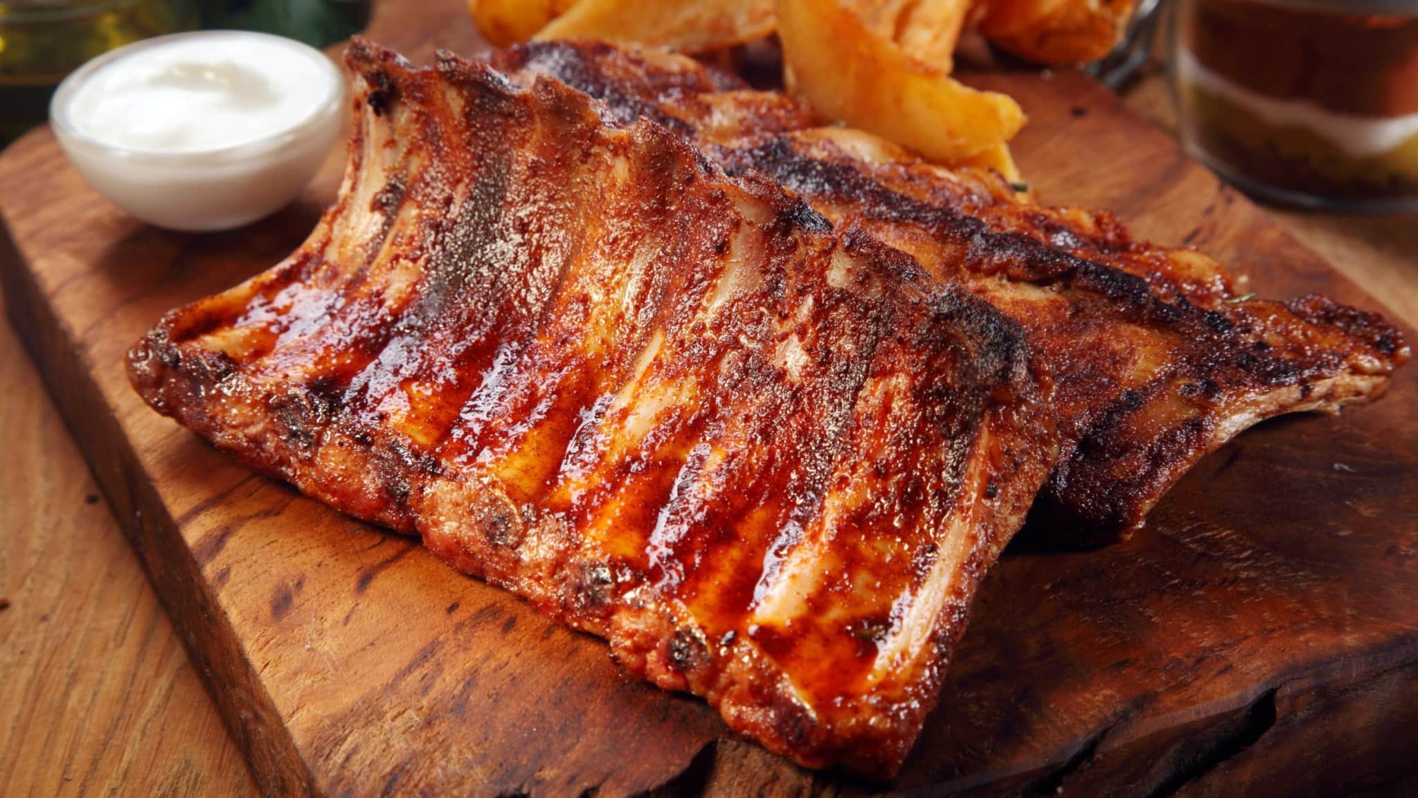 Соковиті свинячі ребра BBQ в духовці